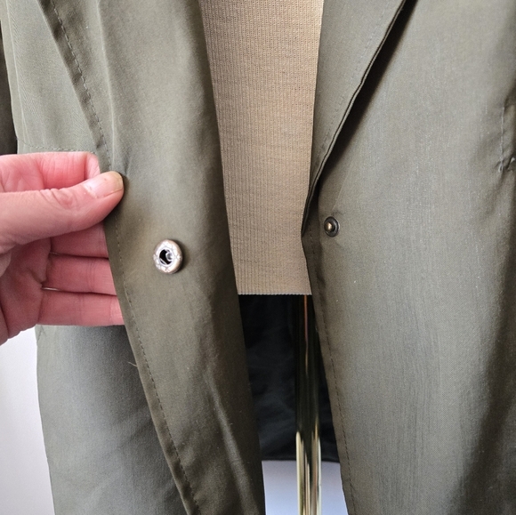 AMARYLLIS Olive Green Relaxed Fit Beltless Trench Coat. Size Small - Picture 7 of 13